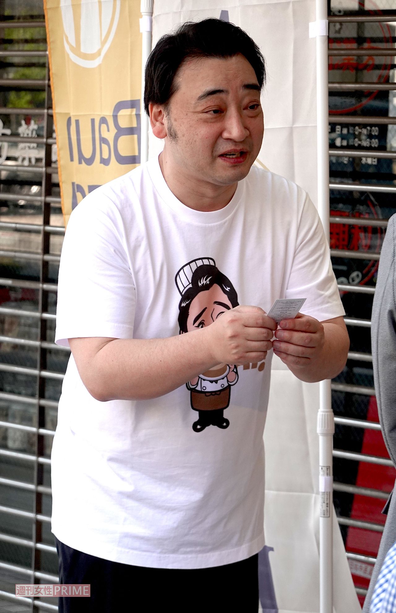 2025年4月、群馬県高崎市内でバームクーヘンを販売する元ジャングルポケット斉藤慎二氏（編集部撮影）