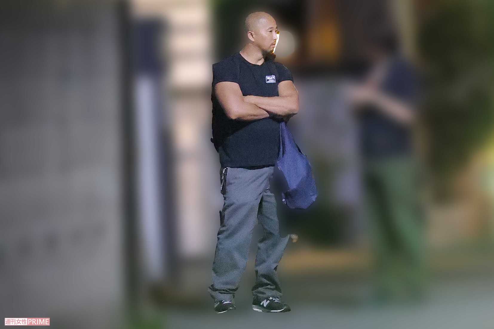 自宅に帰宅した木村拓哉の弟・俊作氏を直撃すると、最初は驚いた様子だったが、A子さんの名前を出すと30分以上にわたり興奮してまくし立てた