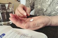 高血圧、糖尿病、便秘、目薬「薬のやめどき」がわからない!副作用や命の危険を回避すべき、専門医4人に聞…