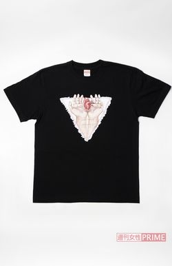 華原直筆の水彩画がデザインされたTシャツ。オフィシャルHPから購入可能