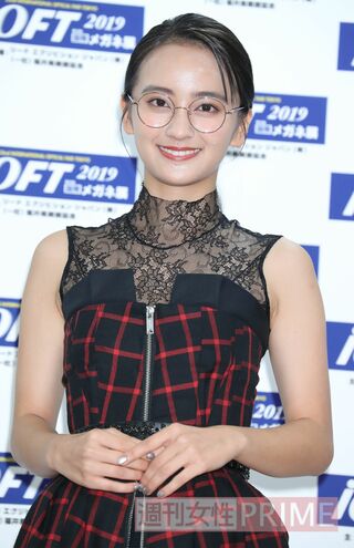 ’19年10月、日本メガネベストドレッサー賞を受賞。メガネに憧れ「目を悪くしようとした」過去も