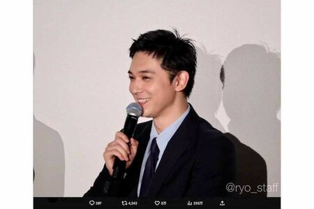 ファンクラブ会員に向けたトークイベントの写真を投稿した吉沢亮。短髪にイメチェン（公式Xより）