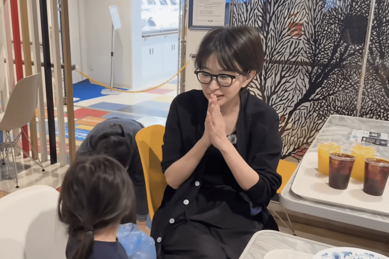 小笠原諸島へ視察へ向かったことを報告したさとうさおり（さとうさおり公式YouTubeより）