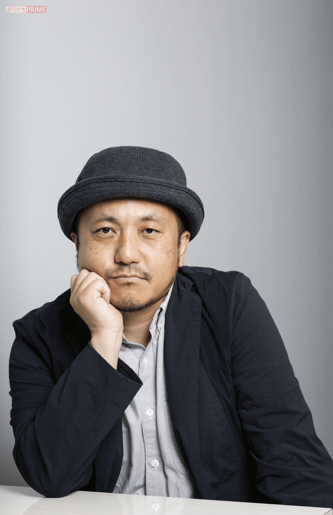 “ハードボイルド”とは真逆な柔和で物静かな口調でインタビューに答える白石（撮影／矢島泰輔）