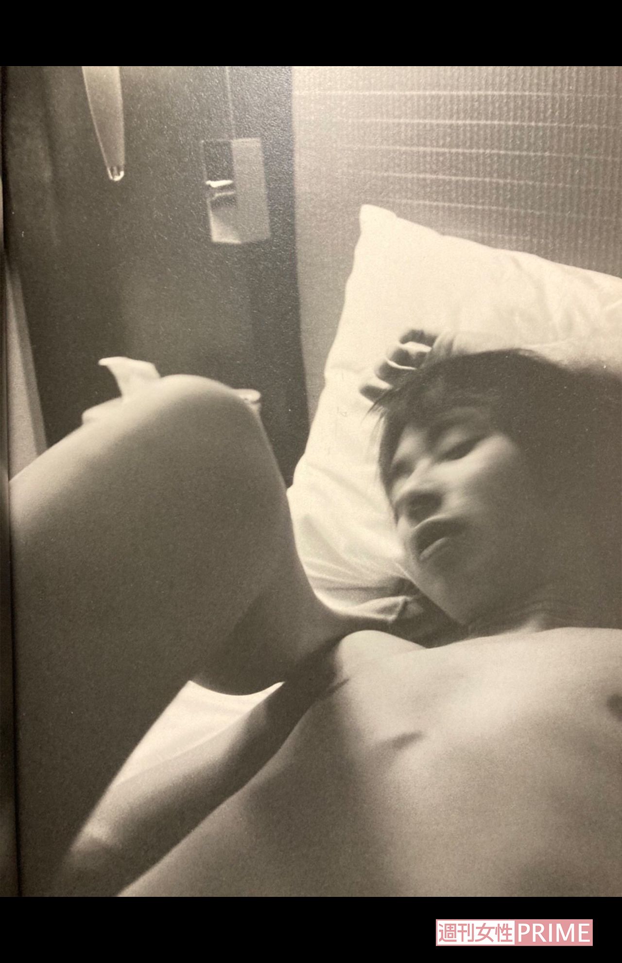 写真集には、当時の恋人・とよた真帆が撮影した壱成の裸写真も（Sさんの私物『使者 いしだ壱成写真集』より）