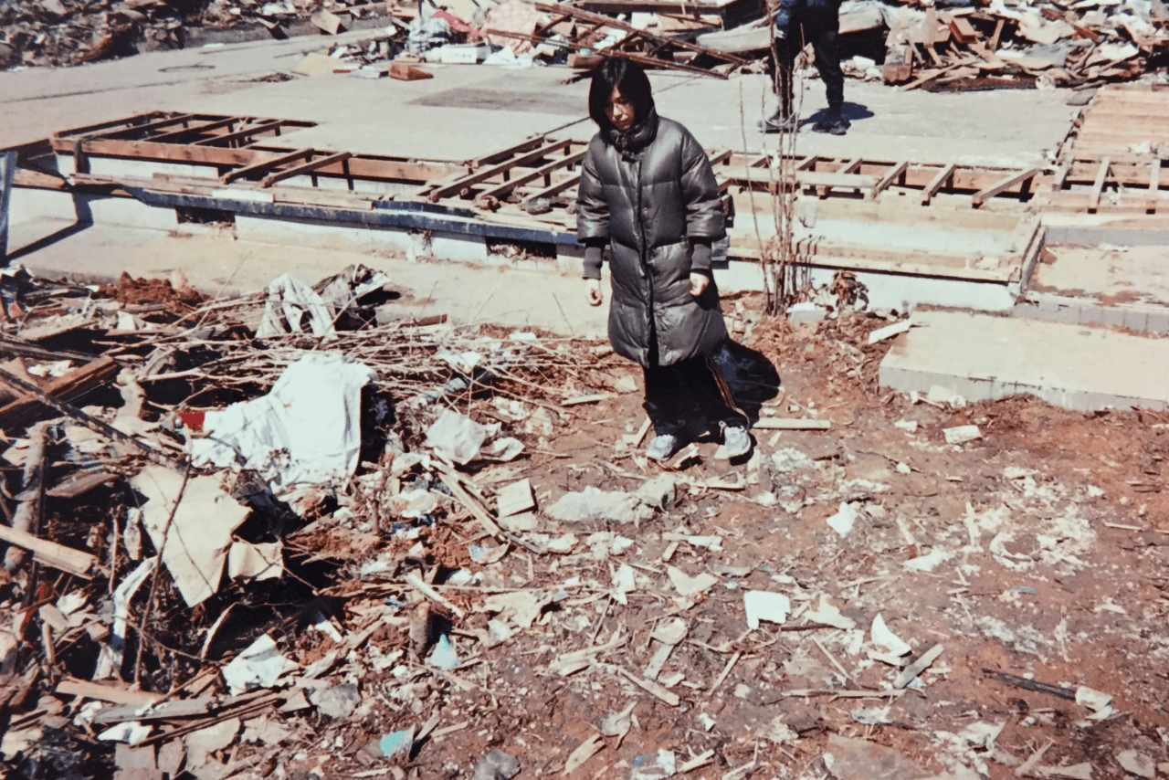 震災1週間後から実家のある宮古市を何度も訪れた。かつて実家があった場所には何も残されていなかった