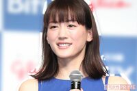 綾瀬はるかに“コロナ後遺症”の心配「撮影中に横たわることも」木村拓哉が最大限サポート