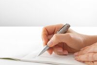 恋愛トラブルで居場所を失い、人間不信に…4年間ひきこもった息子を号泣させた「母の手紙」