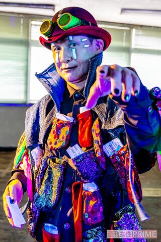 「衣装はすべて手作りですごいの」とカラフルで凝った衣装に木下も驚き