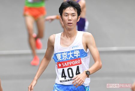 予選会を走る近藤選手。47位でゴールし、学連メンバーに選出された