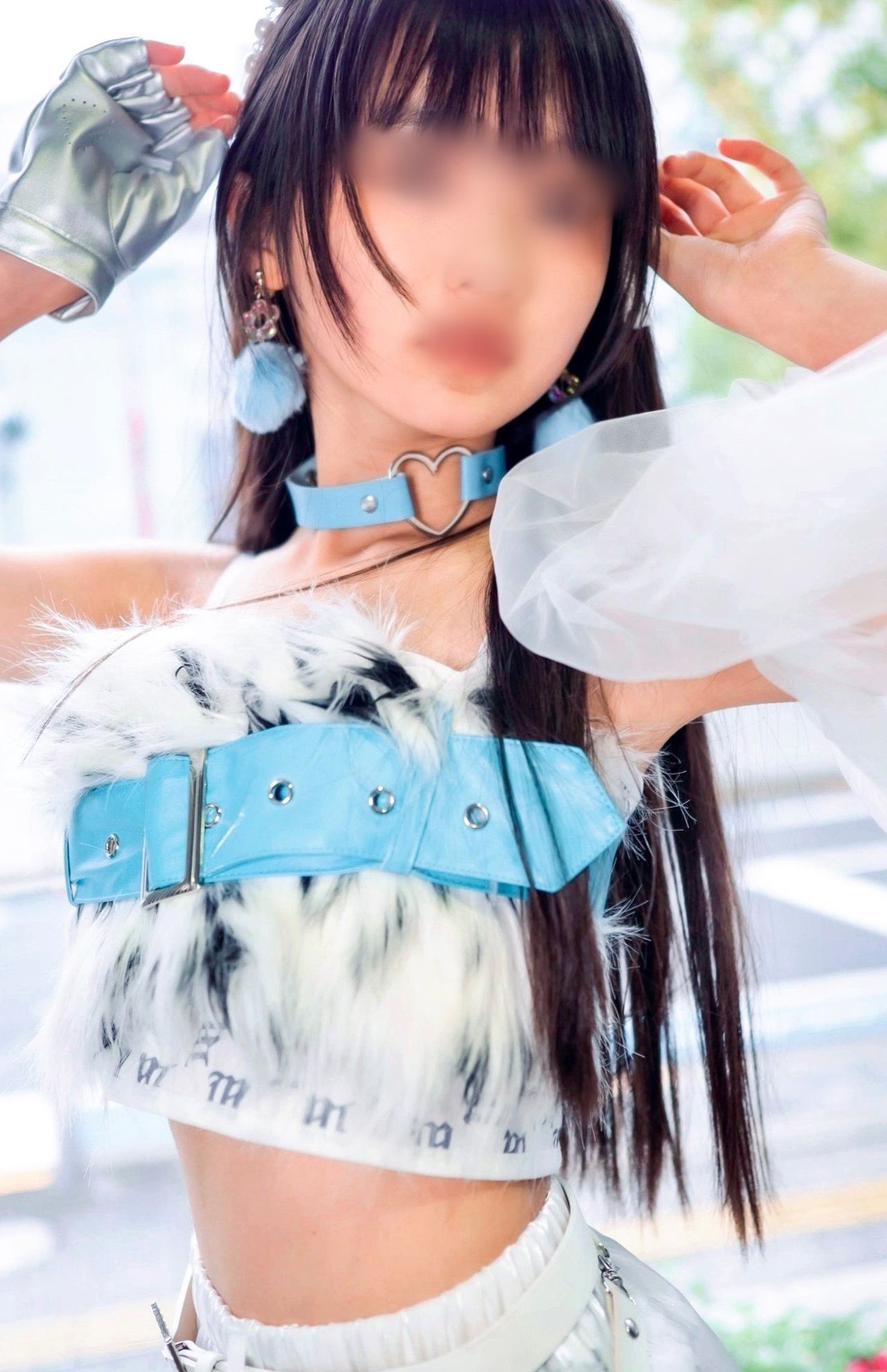 母親が使用済み衣装をメルカリに出品して波紋を呼んでいる14歳のジュニアアイドル（本人のXより）