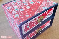 熊谷さんの貯金箱。小さめの箱を使用したほうが、すぐに中身が計算できて便利