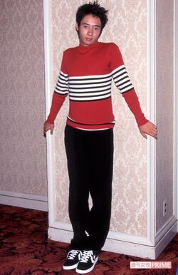 '98年、ドラマ『ボーイハント』記者会見。中性的な“フェミ男”ファッションがブームになったいしだ壱成