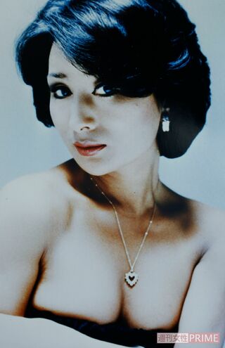 1978年発売のレコード『灰皿とって』のジャケット写真。このとき36歳