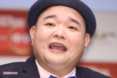 内山信二、“余命宣告”も意に介さず…熱海キャバクラで「大ハメ外しの夜」