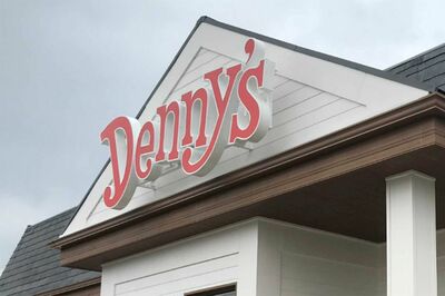 ファミレス『デニーズ』が“赤い新ロゴ”発表、気になる「店舗の“黄色いロゴ”の行方」広報に聞いた3つの…