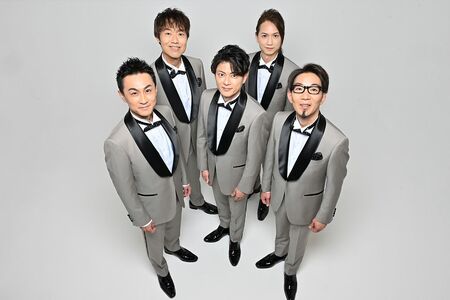 BabyBoo　シノブ（トップ・テナー）、ユースケ（リーダー／テナー）、チェリー（リード・テナー）、ケン（バリトン）、ユウ（ベース）の5人からなる男性コーラスグループ。歌声喫茶での活動をきっかけに昭和歌謡を歌い継ぐ。