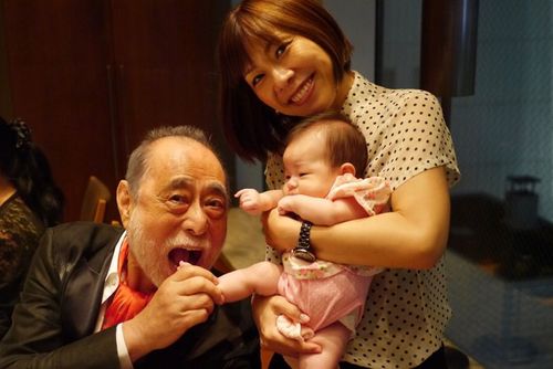 津川雅彦さんに愛娘をお披露目した食事会にて