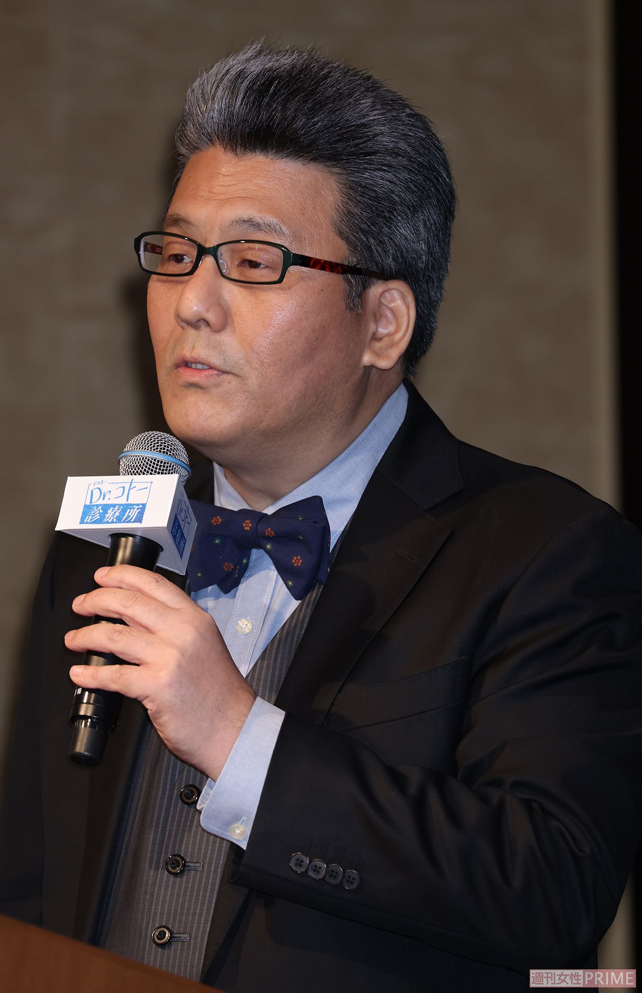 癒し系アナウンサーとして人気の軽部真一