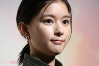 芳根京子、厳しい生活送る家族に恩返し！『べっぴん』マネーで“実家をプレゼント”