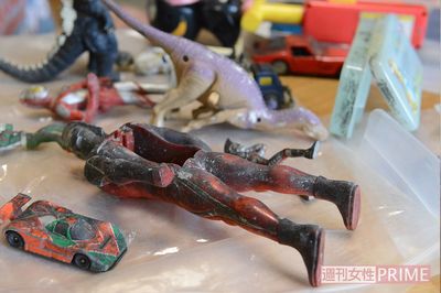 焼け焦げた現場からは正悟くんが大切にしていたおもちゃが見つかり、天海さんが大切に保管している