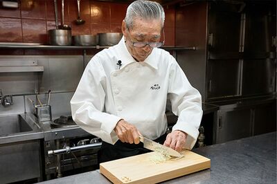 初代“和の鉄人”道場六三郎がプロデュース、簡単にかぼちゃが切れるステンレス包丁『ろく刀』限定発売！