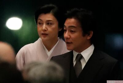 藤原紀香「尽くしてる自分が好きそう」夫の片岡愛之助を支える完璧な“梨園の妻”の振る舞いも冷めた声も、…