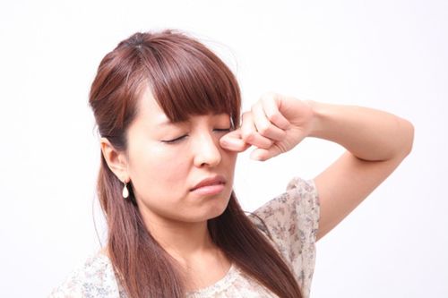 「目をこすることの影響は想像以上に大きい」