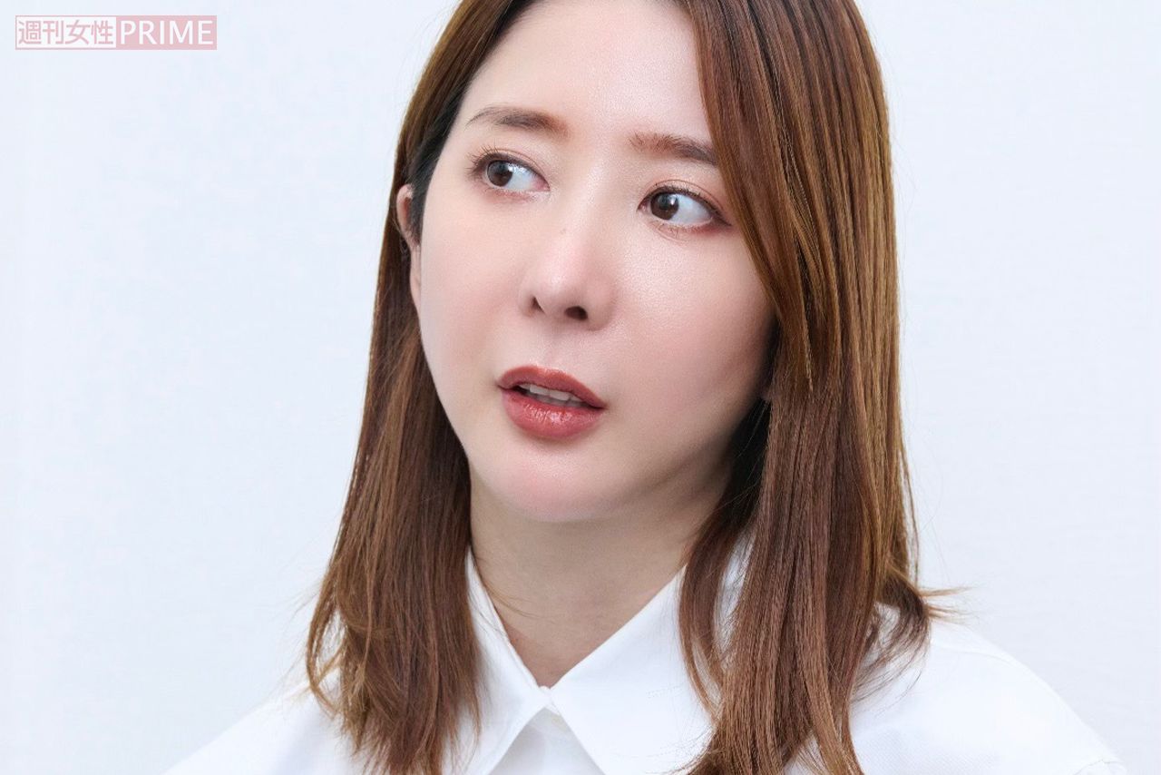 週刊女性PRIMEのインタビューに応じるエンリケ