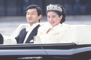 秘蔵写真】天皇陛下と雅子さまの世紀のご結婚から30年！幸せそうにはに